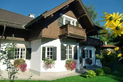 Maison de vacances quatre étoiles avec une vue fantastique et un grand jardin privé