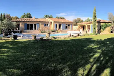 Image de Luxueuse Villa avec piscine privée magnifiquement décorée et meublée. Wifi