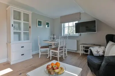 Image de Haus Blum - bel appartement dans un endroit calme Ă Westerland