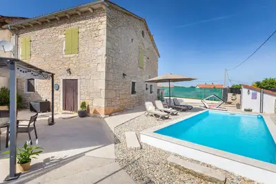 Image de Belle maison à Svetvincenat avec WiFi