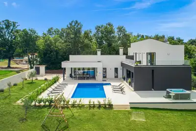Image de Belle maison Ă Kujici avec sauna