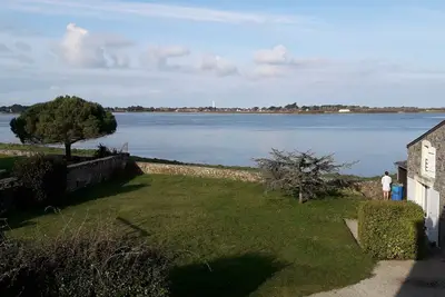 Image de Appartement spacieux rez-de-chaussée devant le havre de Portbail