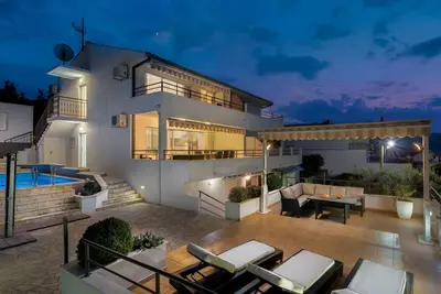 Maison de vacances avec piscine privée, à 40 mètres de la mer