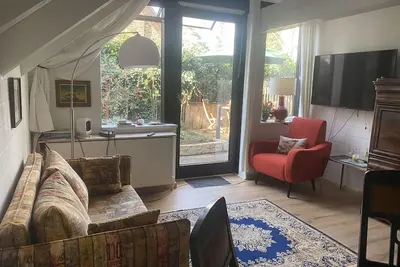 Image de Appartement bien meublé dans maison moderne à colombage – Enfants bienvenus!