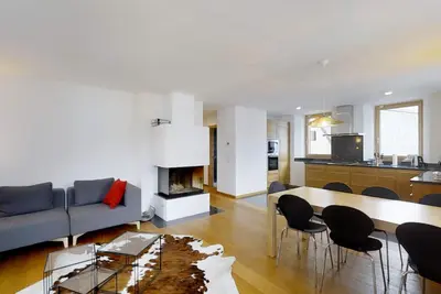 Image de Appartement de 4 1\/2 pièces au 1er étage d'environ 110m2, entrée avec vestiaire,