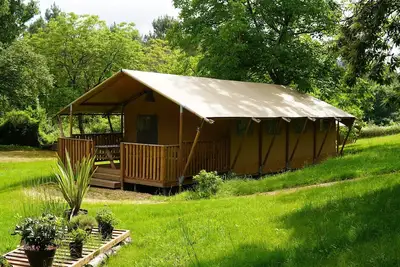 Image de Gîte 6p grand confort dans beau domaine avec piscine