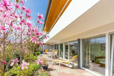 Image de grand appartement avec belle terrasse plein sud et grand jardin - chien sur demande