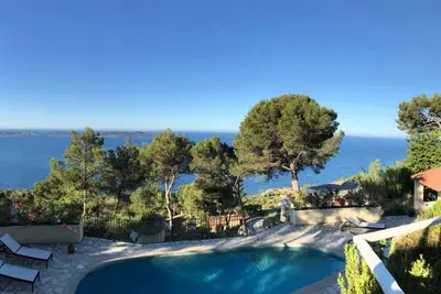 Image de Villa 14 adultes\/6 chambres\/4 Sdb, piscine privée, vue pano sur les îles, clim.