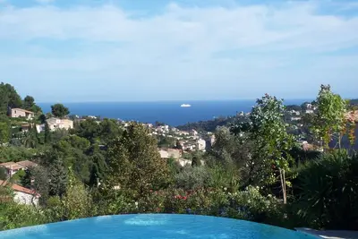 Image de Propriete De Prestige, Vue Mer Panoramique, Piscine A Debordement.