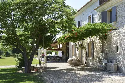 Image de Magnifique Mas Provencal de charme, pour 20 p, en Campagne de l'Isle sur Sorgue