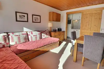 Image de Appartement Clair et Cosy, Sur les Pistes, Balcon Sud, Proche Commerces, 3* pour 4 Personnes