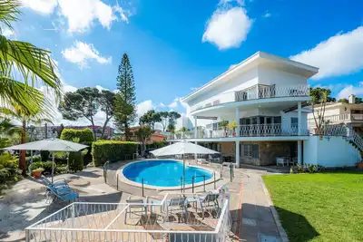 Image de Villa \"Son Veri de la Marina\" avec piscine et vue sur la mer