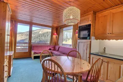 Image de Charmant Appartement à Meribel: 2 Pièces, 4 Pers, Ski aux Pieds, Proche Commerces, Balcon