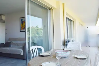 Charmant T2 à Antibes avec balcon, proche plage