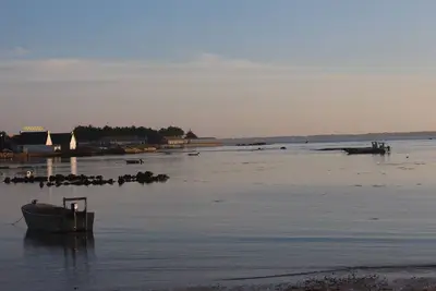 Image de \"Babord\" Joli appartement vue et accès mer au Bout Du Monde