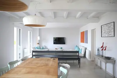 Image de Propriété chic et décontractée face à la mer au coeur de Roscoff