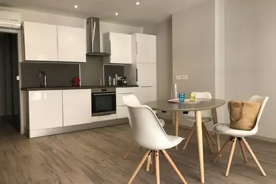 Image de Design, lumineux, splendide 3p au coeur d'Antibes à 5 min à pied de la plage