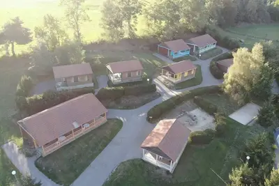 Image de Immergez-vous dans la nature, chalet 3 pièces, kitchenette, piscine couverte