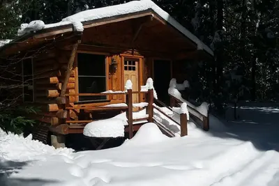 Image de \"Cabine Geronimo - Évasion vers la nature\"