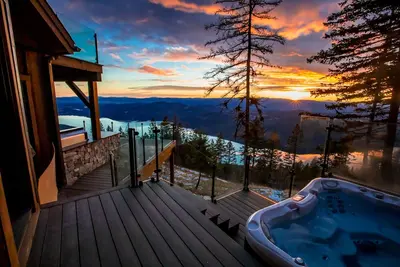 Image de Nouveau domaine skis aux pieds avec bain à remous privé, salle de jeux et la meilleure vue!