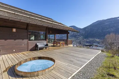Image de Chalet le Bois Joly, ski aux pieds, spa extérieur, sauna
