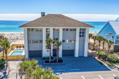 Image de Elégante maison Gulf Front avec une vue imprenable! Passerelle privée à la plage!