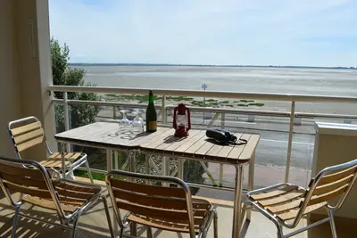 Image de Appartement T3 à la décoration soignée, avec vue dégagée sur la baie