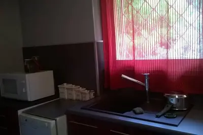 Image de Appartement confortable climatisé à 5 mn de la mer.