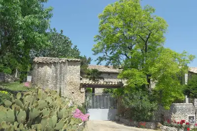 Image de Mas Provençal du Xvii siècle  près des Gorges de L'Ardèche