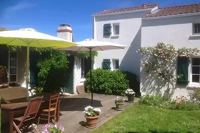Image de Maison de charme sur jardin non loin des plages