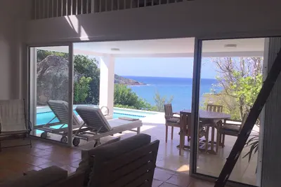 Bougainvilliers Villa très privée et de charme avec vue mer proche de la plage