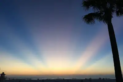 Image de Paradis sur la plage dans un condo de luxe en bord de mer -Réduit pour décembre!