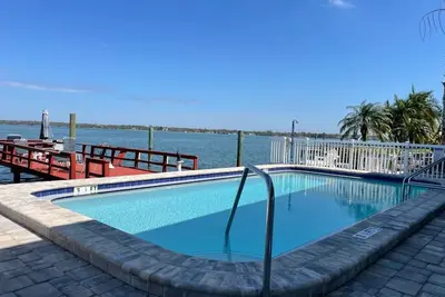 Image de Waterfront condo avec vue spectaculaire