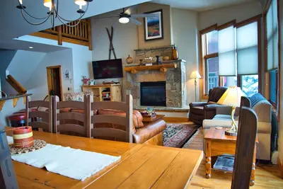 Image de Ski Mountain 4/5 Townhome Pool & Hot tub, service de navette