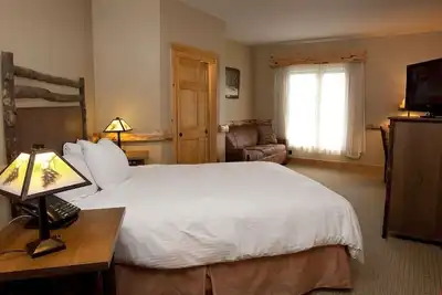 Image de Suite Dernier Étage + Loft & Balcon | Piscine d'accès, bain à remous, salle de sport et Acrade
