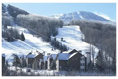 Image de Ski in \/ ski Ă Pico Mountain Resort