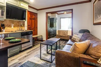Image de White Pines Studio Suite Situé à Westgate Park City