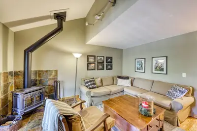 Charmante maison de ville avec vue sur la montagne, balcon et buanderie privée