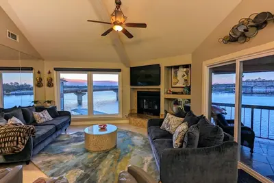 Image de Sally's Lake Hamilton Condo. 💎 Rare Find! Profitez de votre séjour dans le confort. . .
