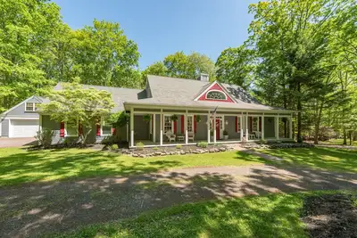 Image de Home Sweet Home - Accueil du lac avec piscine communautaire intérieure