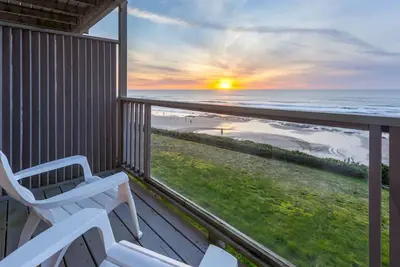 Image de L'étoile de mer, 1 chambre face à l'océan w / canapé-lit, cheminée, cuisine, balcon océan