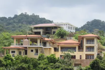 Incomparable: Ocean View Property. 10 minutes de la marina de Los Suenos. Gated.