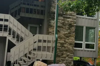 Image de Condo Rocky Glen - Nid de forĂŞt dans les falaises de Baraboo