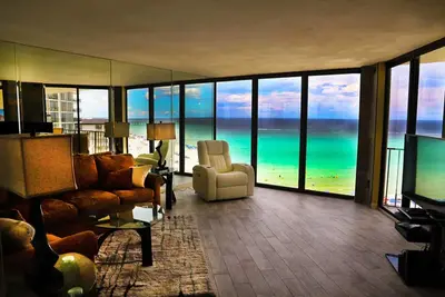 Image de Luxueux, haut de gamme Condo avec vue spectaculaire sur le golfe!