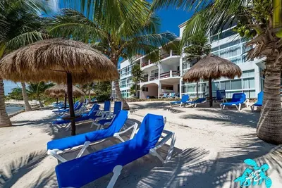 Image de Villa privée avec piscine et plage avec services modernes et artisanat mexicain