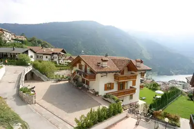 Villa individuelle avec vue imprenable sur les Dolomites et le lac Molveno ****