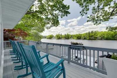 Image de Fans de football Lake House - 5 minutes Ă Foxborough!