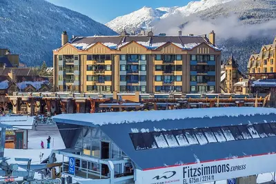 Image de Superbe suite avec emplacement incroyable, vue sur la montagne + balcon privé