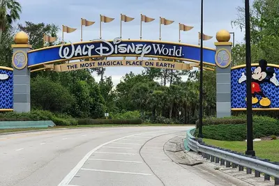 Image de 99 $ de vente! 5 Etoiles Location Tout Compris Maison PRÈS De Disney Avec Piscine Terrain De Golf