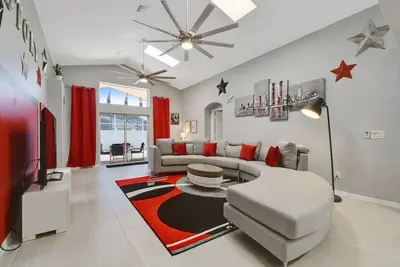 Image de Bienvenue à la Story Villa, à 5 km de Disney World, wifi, piscine / spa